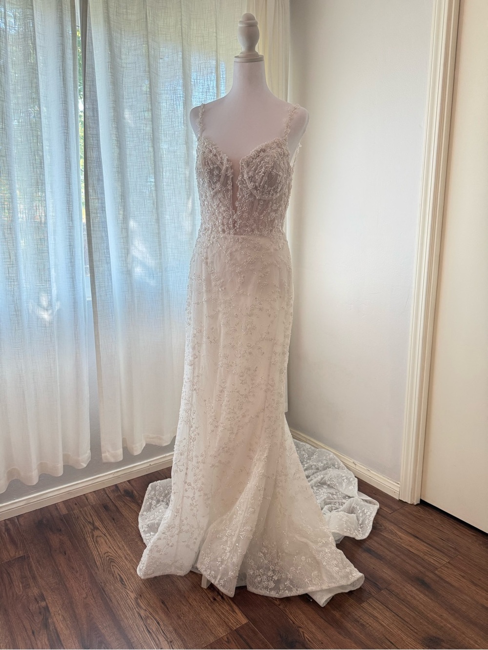 Allure Bridals A1154 Lace Sheath Wedding Dress NWT Size 10 US 6/8 Corset